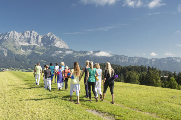 <div style="font-family: catamaran; color:#ffffff">Sivananda Yoga Vedanta Seminarhaus</br><span style="font-size: .8em">Tyrol | Austria</span></div>